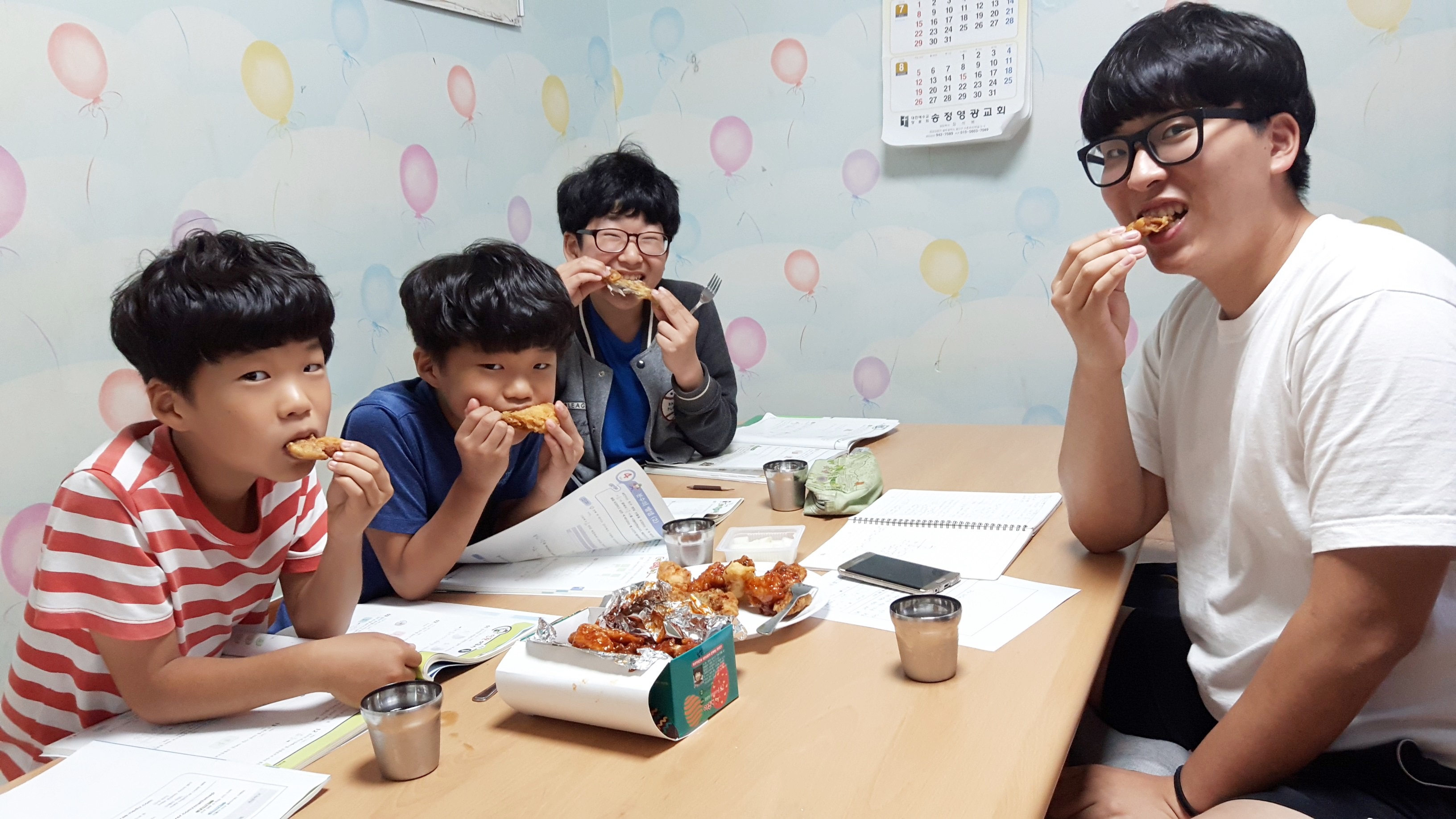 GIST Social Contribution Team sponsors activities with local company Ajuker Chicken 이미지