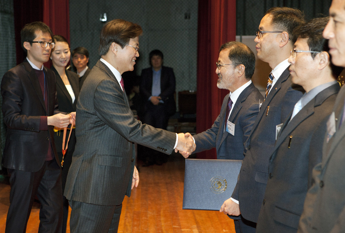 김인수 교수, 국가 R&D 성과평가 ‘홍조 근정훈장’ 영예 이미지